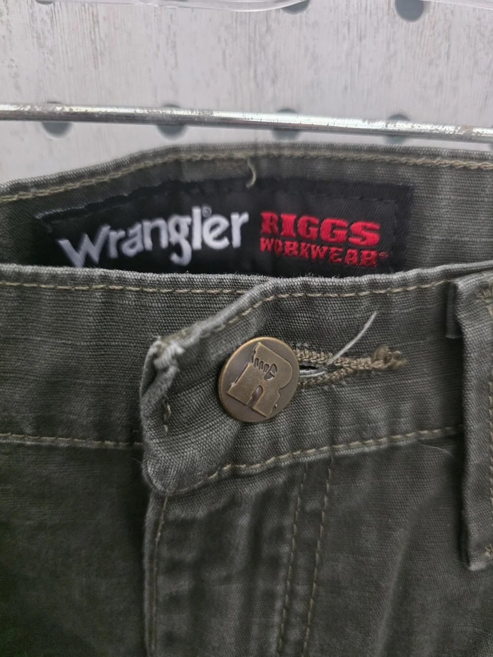 Men's Wrangler Riggs Olive Green Cargo Pants - Durable Utility Style Size 32x36